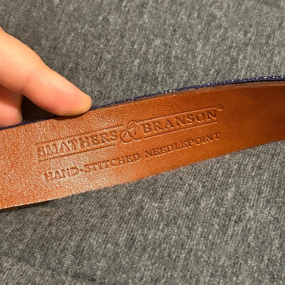 Smathers Branson Mens Needlepoint Bow Tie Belt Navy Blue Leather Fun Casual 36 - Picture 2 of 8